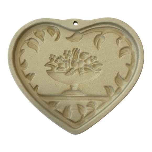 Set of 3 Pampered Chef Family Heritage Heart Stoneware Molds – 1999, 2001, 2002 - Picture 3 of 6